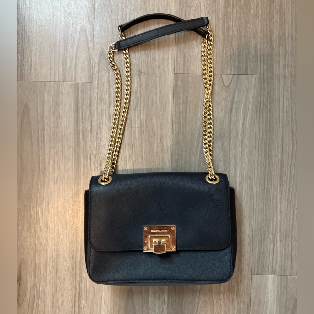 Michael Kors Elegant Black and Gold Chain Shoulder Bag